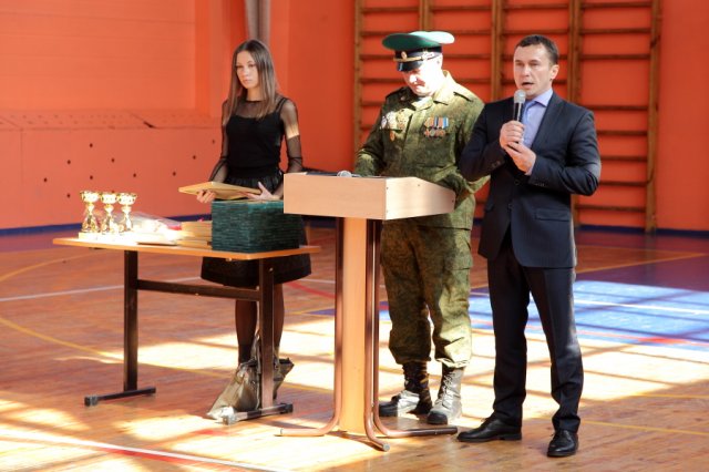 Памяти Даманского конфликта. Иркутск, 15 марта, средняя школа № 26.